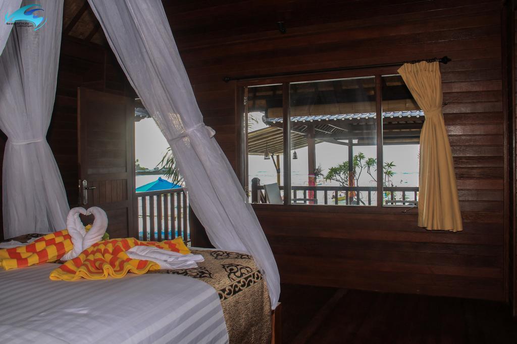 Seaside Huts Lembongan Hotel Exterior photo